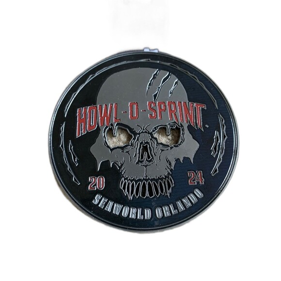 Seaworld Orlando Howl sprint 2024 medal scream 5k - Picture 1 of 5